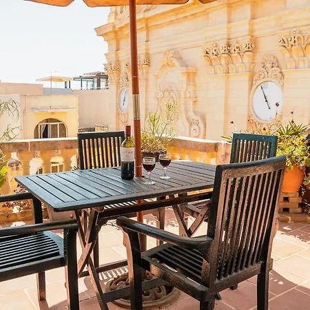 Apartamento A Duplex In A Gozo Village Square *