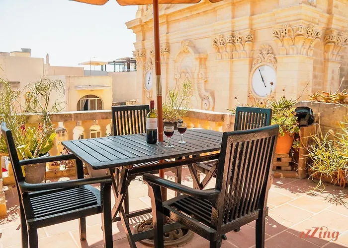 Daire A Duplex In A Gozo Village Square *